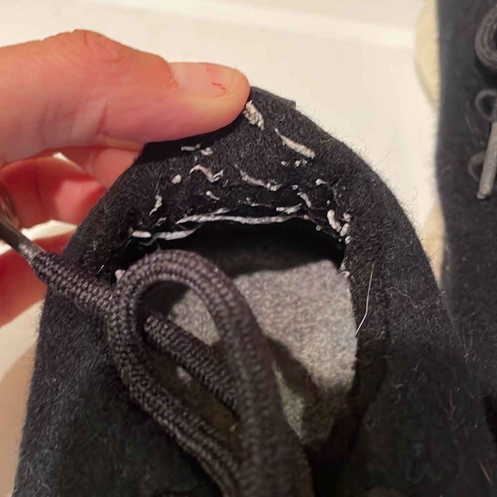 AllBirds wool black tennis shoes. They are a woman’s size 8 - Picture 3 of 9